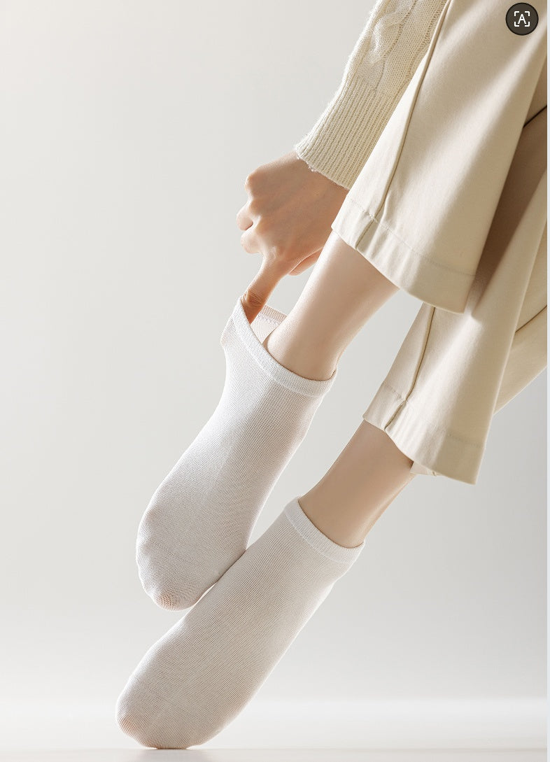 Women's Solid Color Four-Pair Set Breathable Comfortable Ankle Socks For Everyday Wear Ideal For Daily Activities