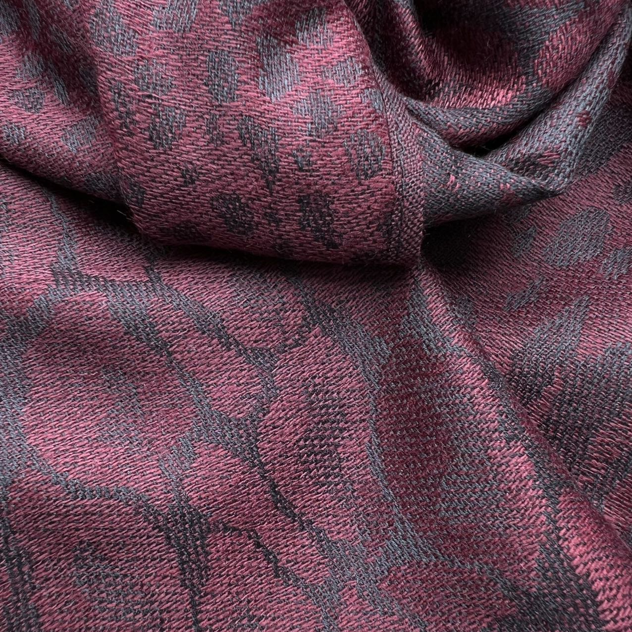 2pcs Floral Romantic Jacquard Florals On Vivid Magenta Long Scarf ,Luxe Look For Evening Wear,Scarf,vacation,daily Life,evening Party,Office Appropriate Subtlety For Women Men